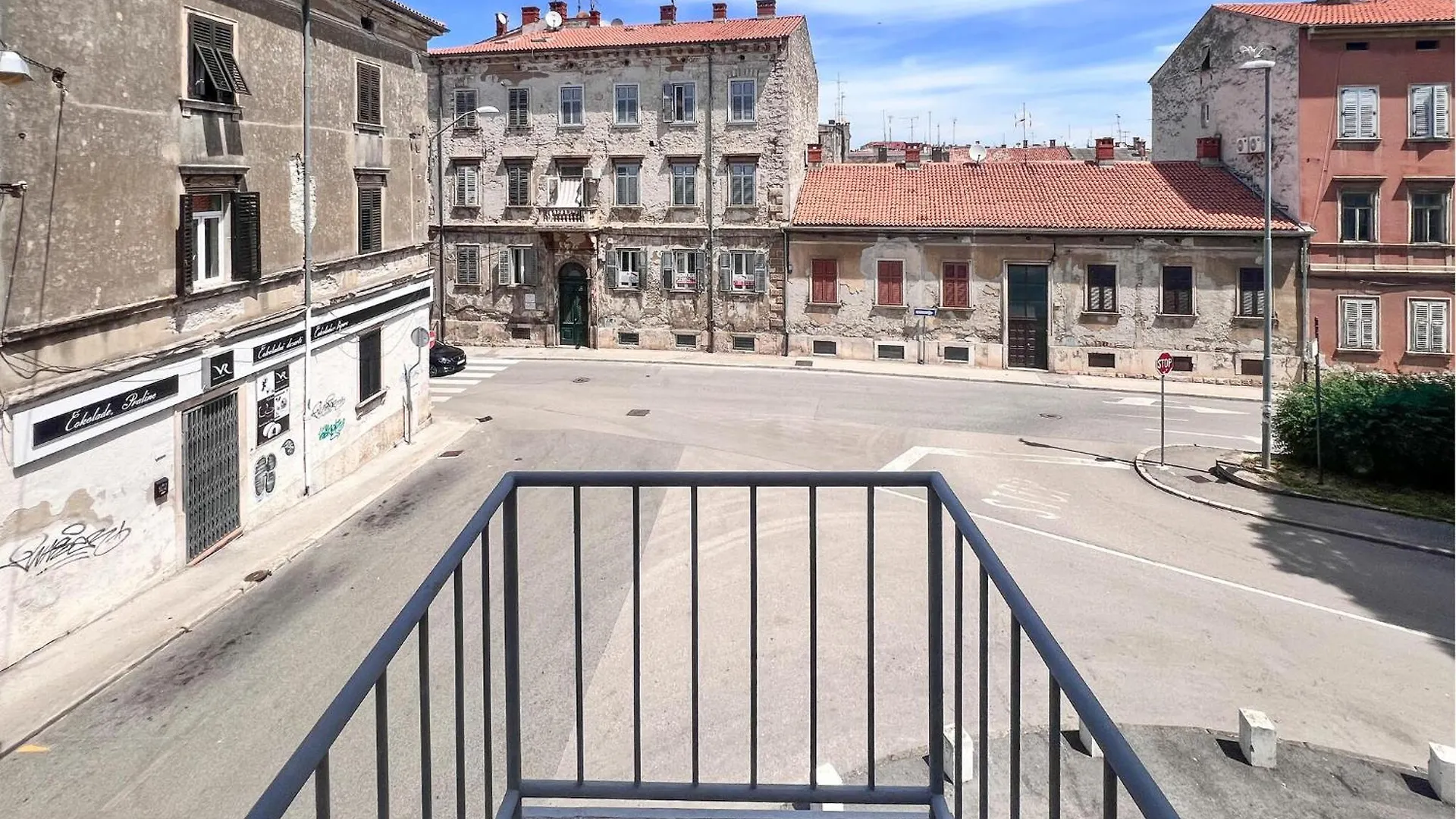 Stunning Apartment In Pula With Kitchen